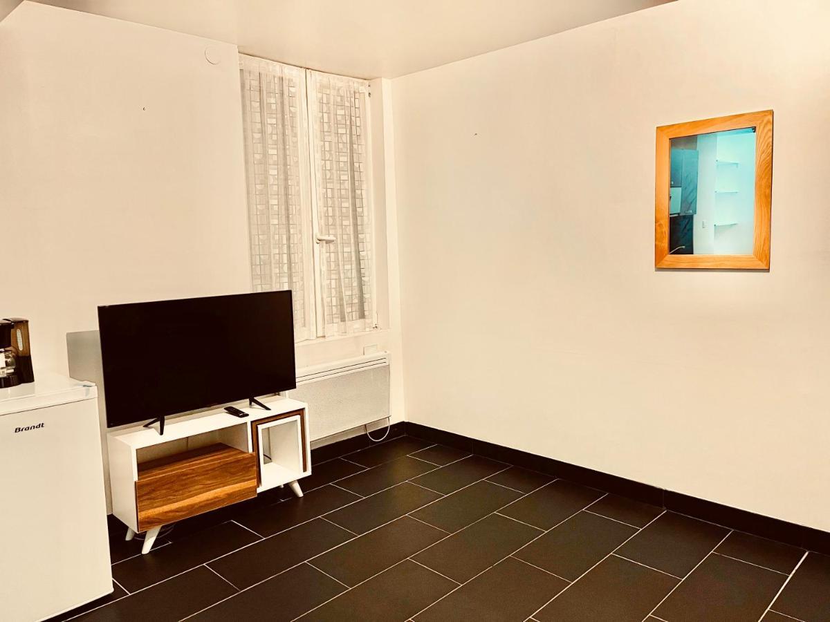 Au Quartier Pavillonnaire Rue D Ambert